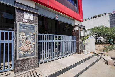 Fabhotel Jimmy Palace