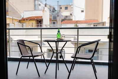 Sanders Home Suites - Charming Downtown Studio