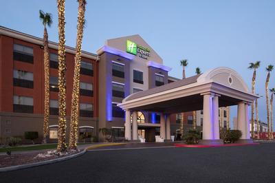 Holiday Inn Express & Suites Yuma by IHG