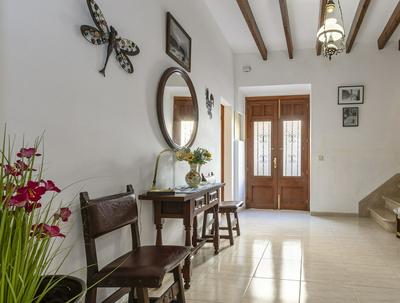 Spacious Villa With Garden