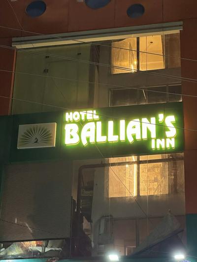 Hotel Ballian's INN
