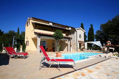 Villa Nada Flores