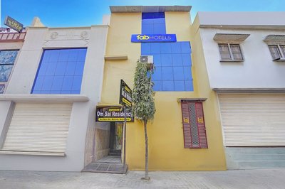 Fabhotel Om Sai Residency