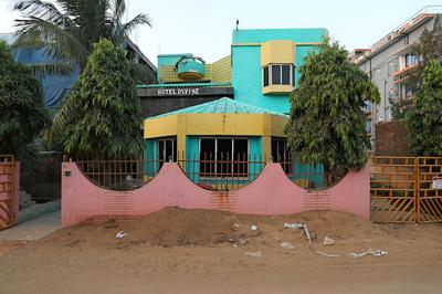 OYO 22892 Hotel Divine