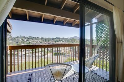 La Mesa Townhome: 15 Mi to San Diego!