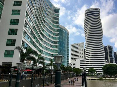 Luxury Suites Riverfront GYE