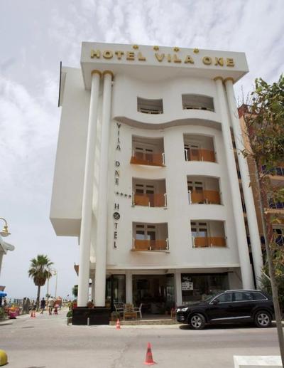 Vila One Beach Hotel