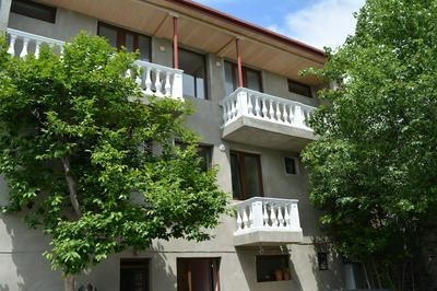 Hotel In The Middle of City