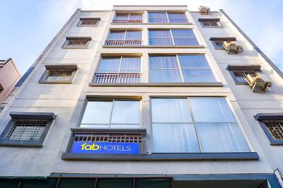 Fabhotel White House Inn