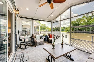 Modern Houseboat on Flint River w/ Dock!