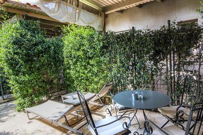 Six Keys Seaside Lodge