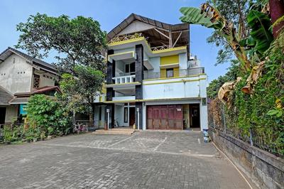 OYO 91522 Candi Gebang Guesthouse