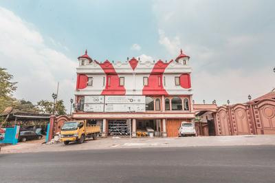 Super OYO 1640 Fallinda Hotel