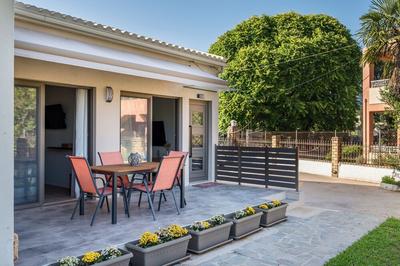 Phos Elegant Residences by Konnect, 400m to the beach