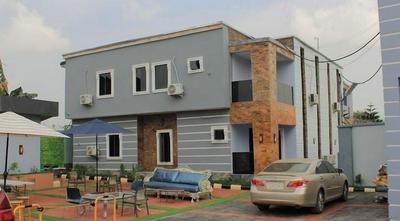 De-Lexis Hotel & Suites