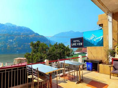 Hotel Lake View Mall Road Near Lake