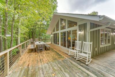 Riverwood: South Haven Retreat on 10 Acres