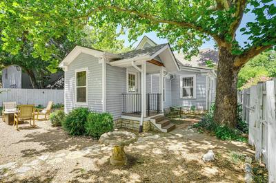 Granbury Home w/ Fire Pit, Walk to The Square!