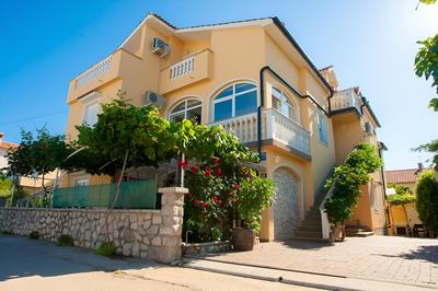 Apartmani Tina