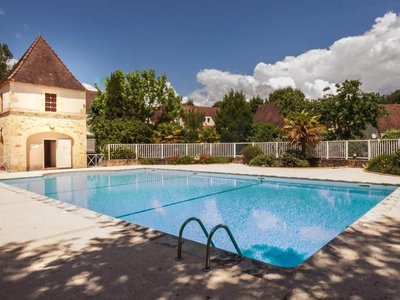 Quiet Holiday Home With Pool in the Dordogne