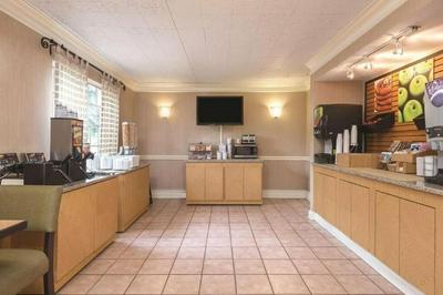 Causeway Inn - Metairie