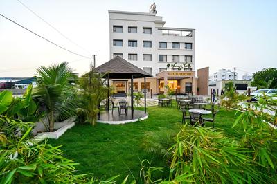 Kings Kraft The Park Executive Hotel