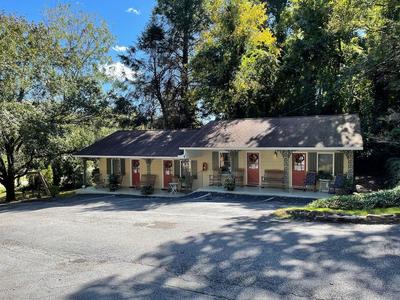 Mountain Aire Cottages, Inn, & Glamping