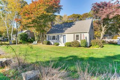 Bike to Private Beach: Cape Cod Escape w/ Sunroom