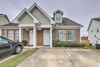 Tidy Tallahassee Townhome ~ 7 Mi to Downtown!