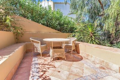 3 Bedroom Villa, Sleeps 6, with Pool, Air Con, WiFi & Walk to Shops