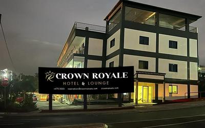 Crown Royale Hotel & Lounge