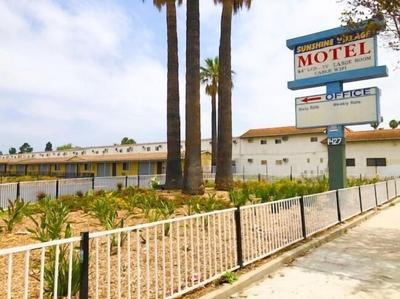 Sunshine Village Motel