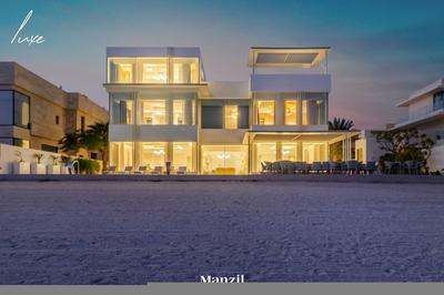 Beachfront 5BR Villa w Jacuzzi Pool on the Palm