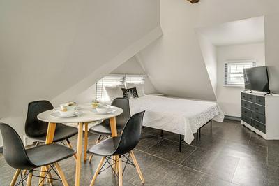 Steps to Beach: Couple's Retreat in Ocean City!