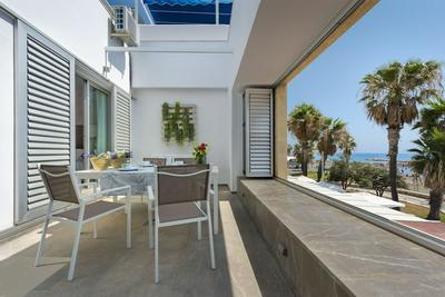 Beautiful 2 Bd House With Terrace & Views to the Beach Pedregalejo