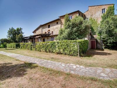 Farmhouse in Tuscany Near Petriolo Spa