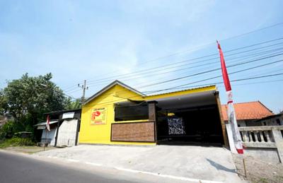 OYO Life 92920 Rumah Kost Azca