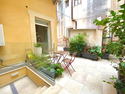 Studio con cortile al Tempio di Apollo