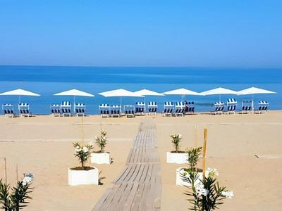 Costa Fenicia - Aura Club