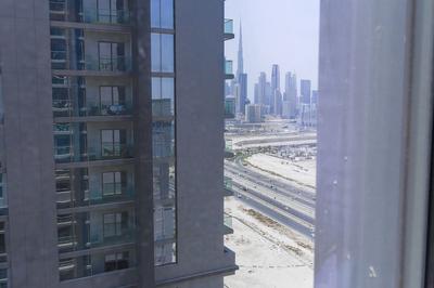 Luxury StayCation - Stylish Apartment With Balcony And City Views