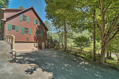 Hayesville Cabin w/ Game Room & Mtn Views!
