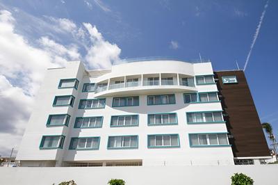 Azure Lofts & Pool Hotel