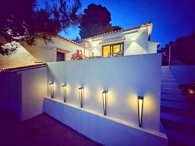 2 Bed Villa - Sleeps 4 - Hot Tub - Parking