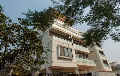 OYO 11951 Vatsala Suites