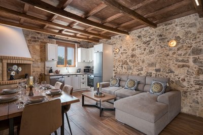 Stella s Traditional House Near the City