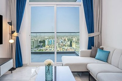 Homesgetaway -spacious 1BR Apt in Pearlz by Danube