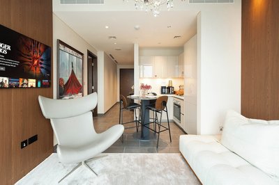 Luxury 1BR High-Floor Retreat