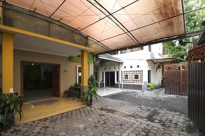 RedDoorz near Lotte Mart Maguwo