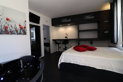 Black&white Otranto Suite