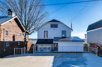Waterfront Buckeye Lake Home w/ Deck & Dock!